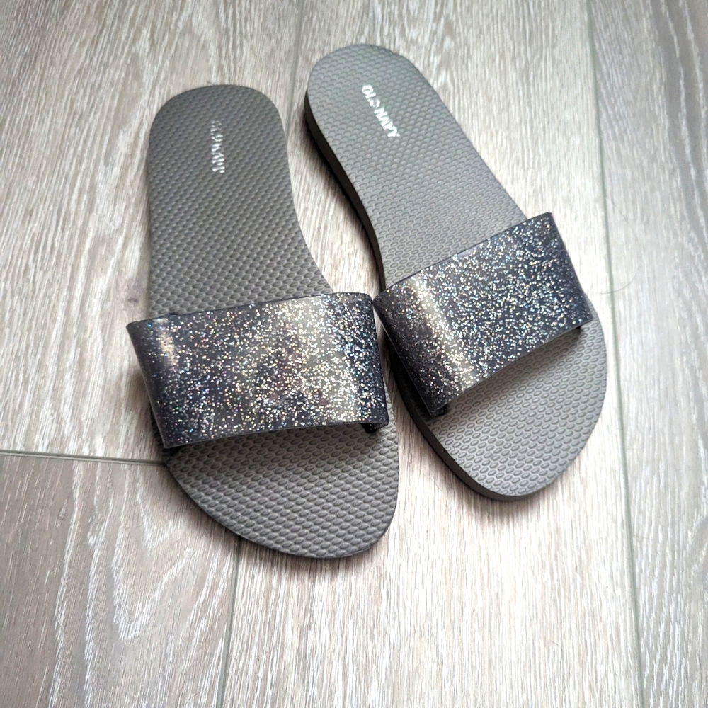 Grey glitter slides